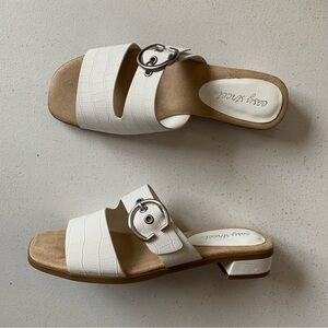 Easy Street Extra Wide Width White Croc Viviana Slide Sandals Size 7.5WW NEW